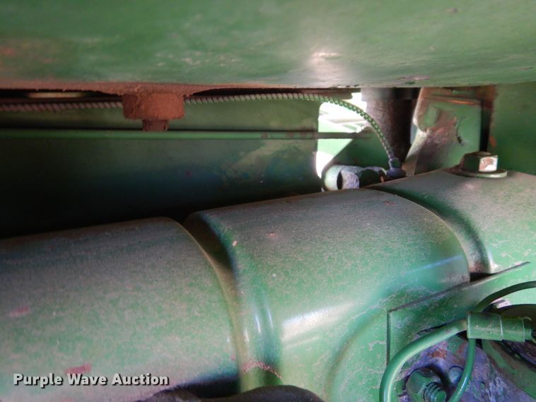 image for item DF8283 1962 John Deere 2010  tractor