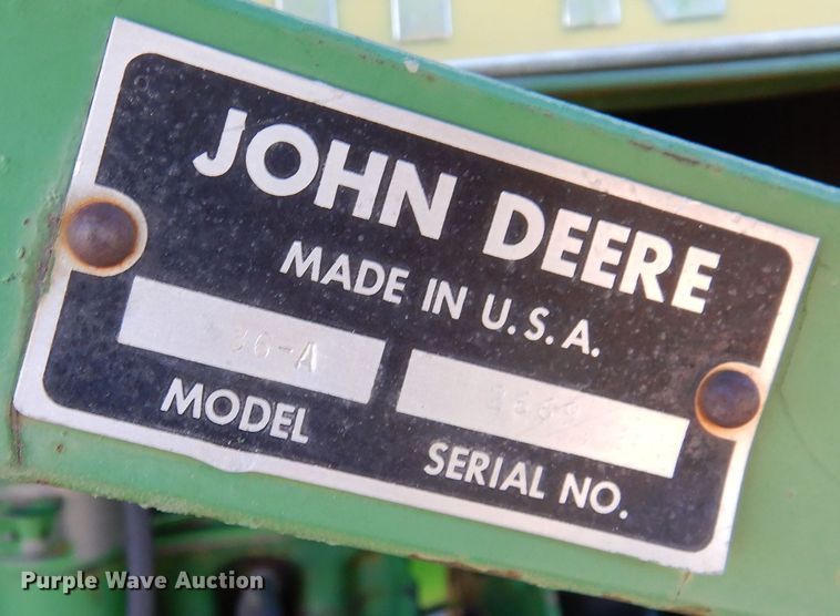 image for item DF8283 1962 John Deere 2010  tractor