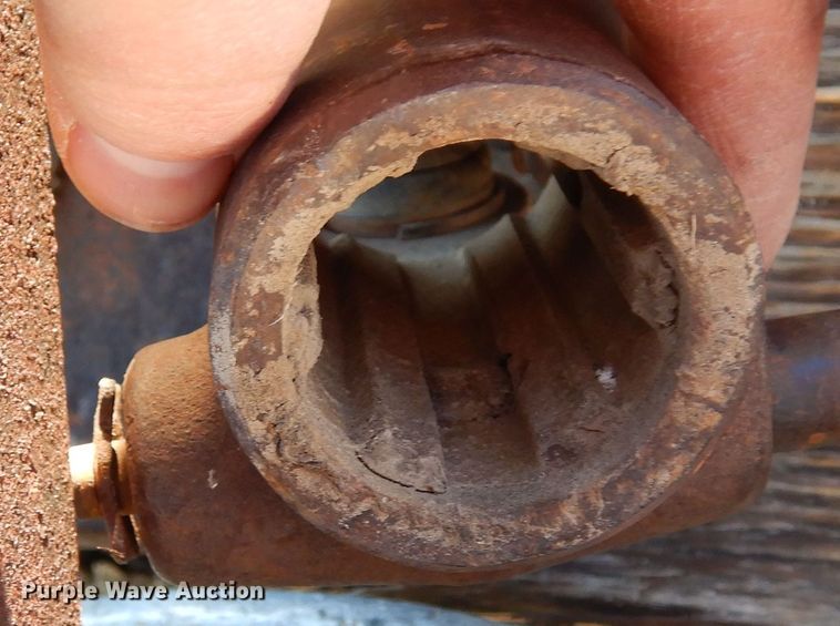 image for item DF8283 1962 John Deere 2010  tractor