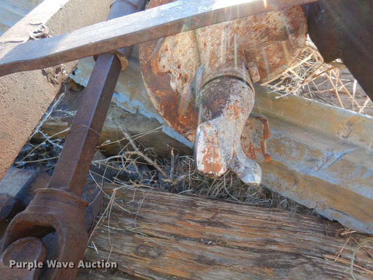 image for item DF8283 1962 John Deere 2010  tractor