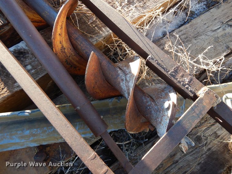 image for item DF8283 1962 John Deere 2010  tractor