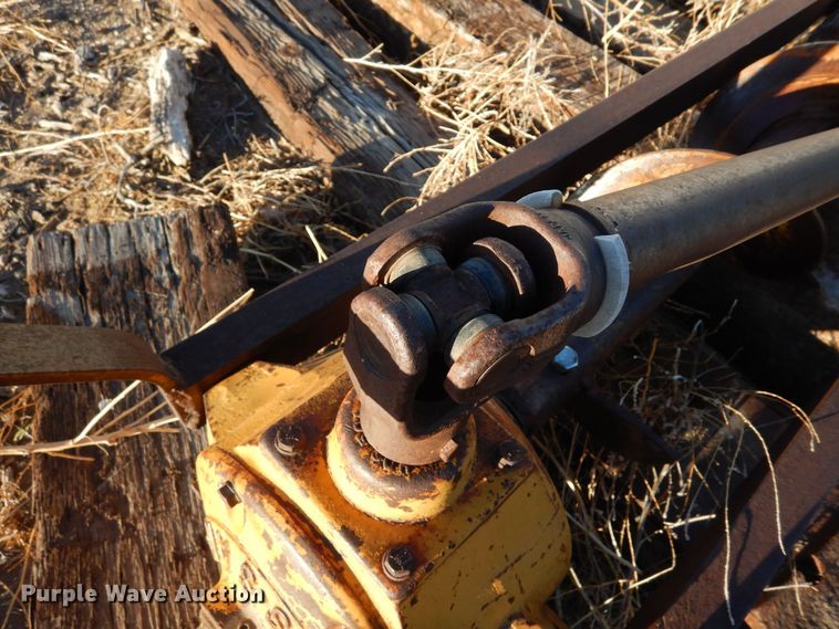 image for item DF8283 1962 John Deere 2010  tractor