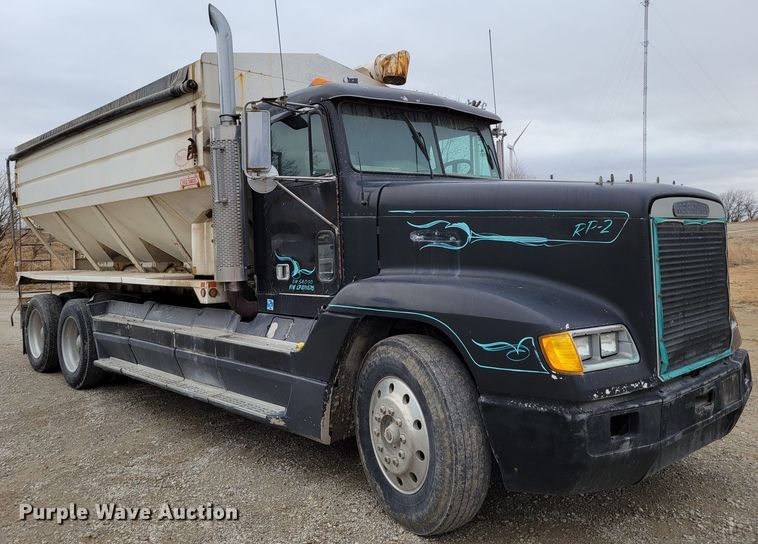 image for item DM8164 1990 Freightliner FLD  fertilizer delivery truck