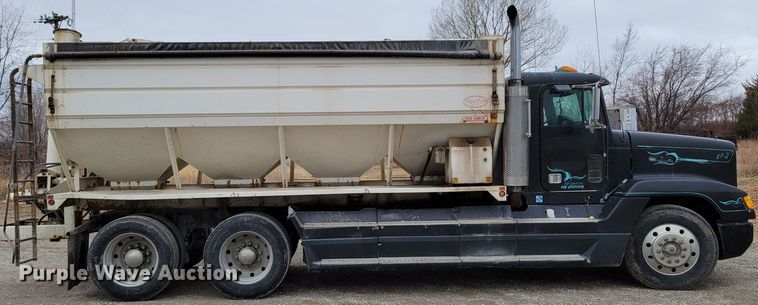 image for item DM8164 1990 Freightliner FLD  fertilizer delivery truck