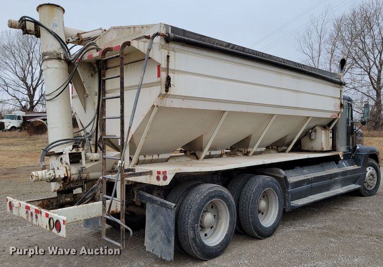 image for item DM8164 1990 Freightliner FLD  fertilizer delivery truck