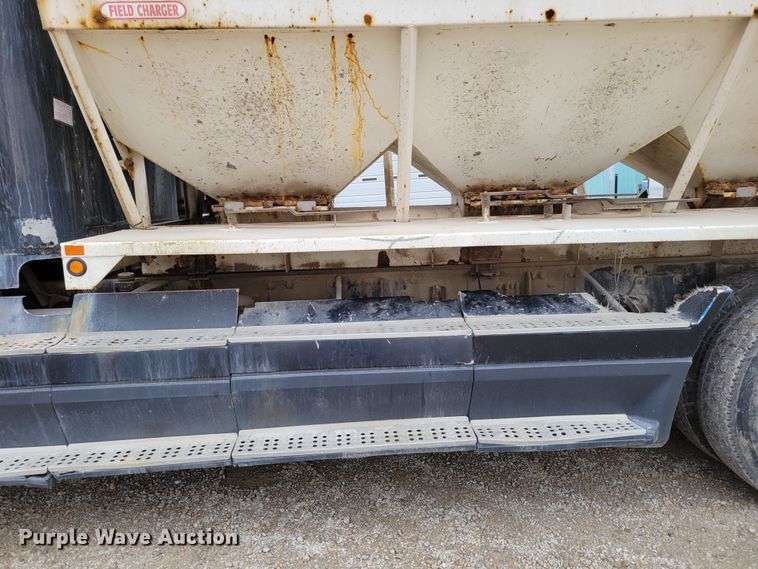 image for item DM8164 1990 Freightliner FLD  fertilizer delivery truck