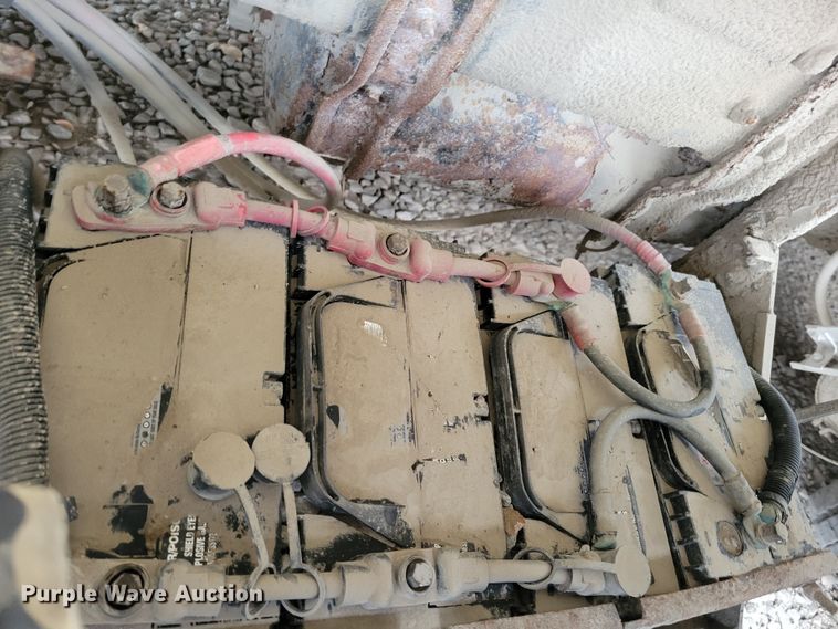 image for item DM8164 1990 Freightliner FLD  fertilizer delivery truck