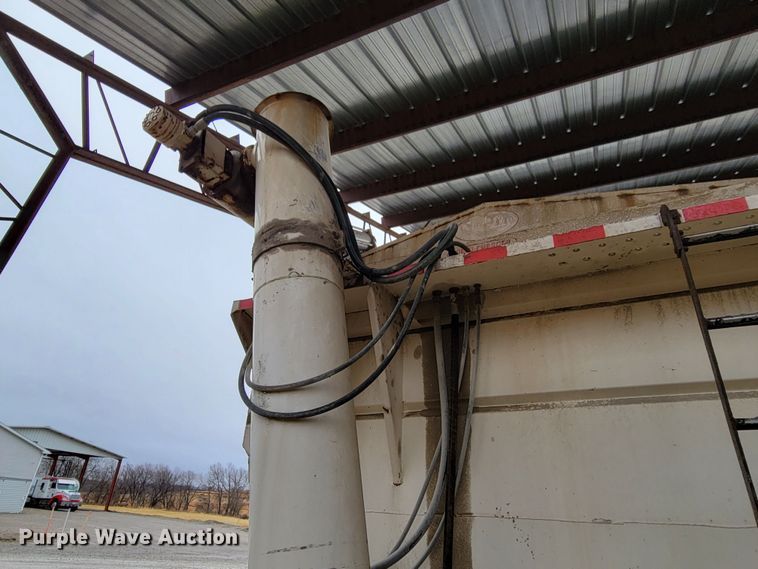 image for item DM8164 1990 Freightliner FLD  fertilizer delivery truck