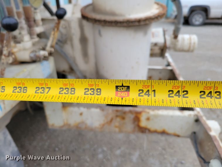 image for item DM8164 1990 Freightliner FLD  fertilizer delivery truck