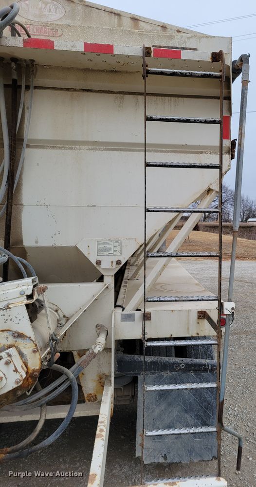 image for item DM8164 1990 Freightliner FLD  fertilizer delivery truck