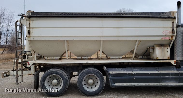 image for item DM8164 1990 Freightliner FLD  fertilizer delivery truck