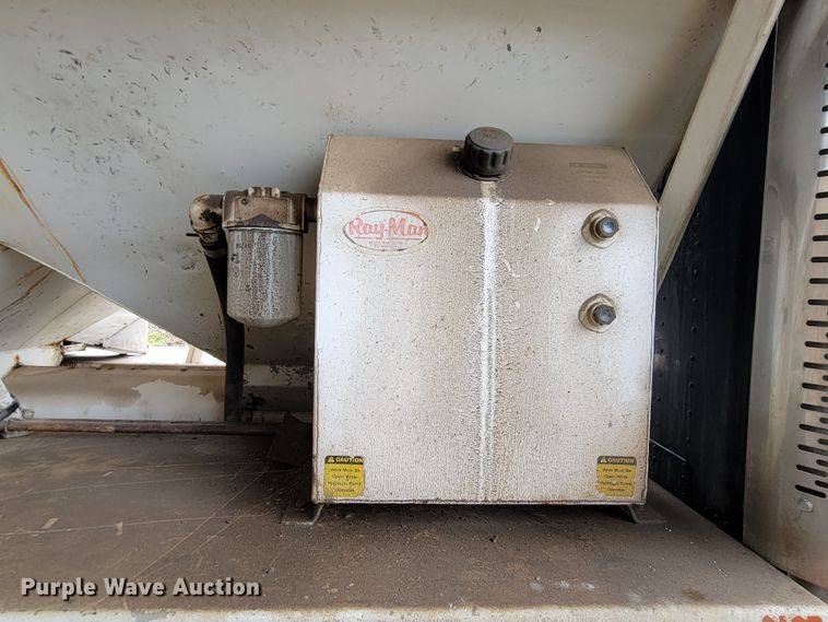 image for item DM8164 1990 Freightliner FLD  fertilizer delivery truck