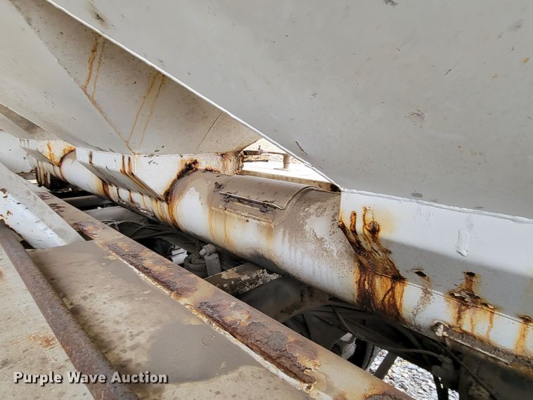 image for item DM8164 1990 Freightliner FLD  fertilizer delivery truck