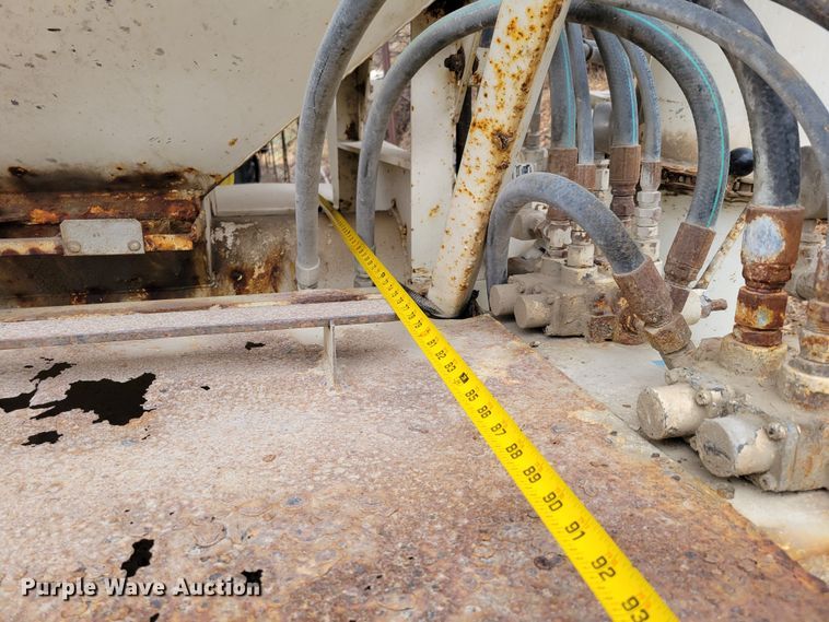 image for item DM8164 1990 Freightliner FLD  fertilizer delivery truck