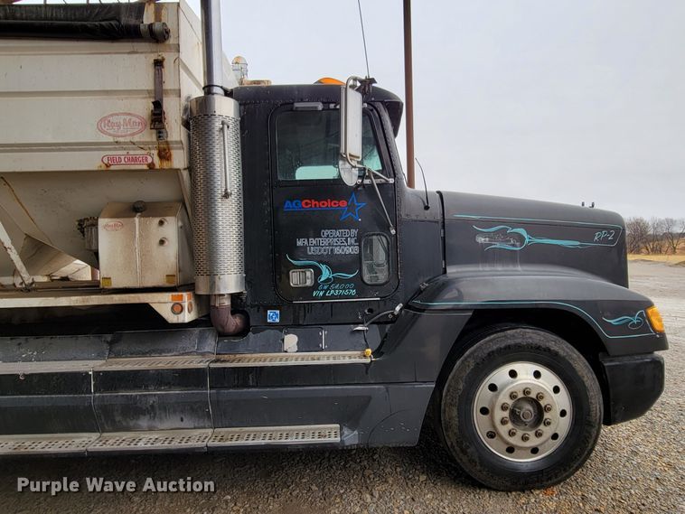 image for item DM8164 1990 Freightliner FLD  fertilizer delivery truck