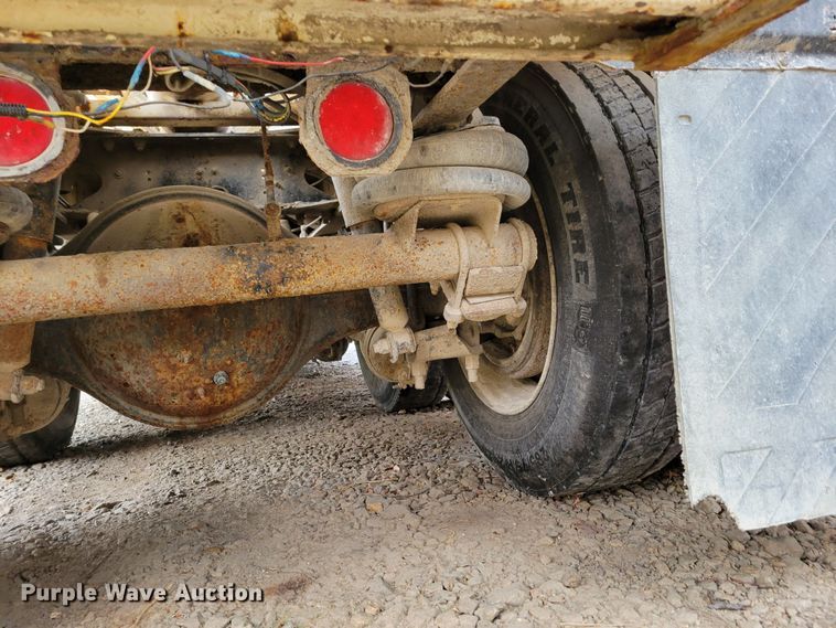 image for item DM8164 1990 Freightliner FLD  fertilizer delivery truck