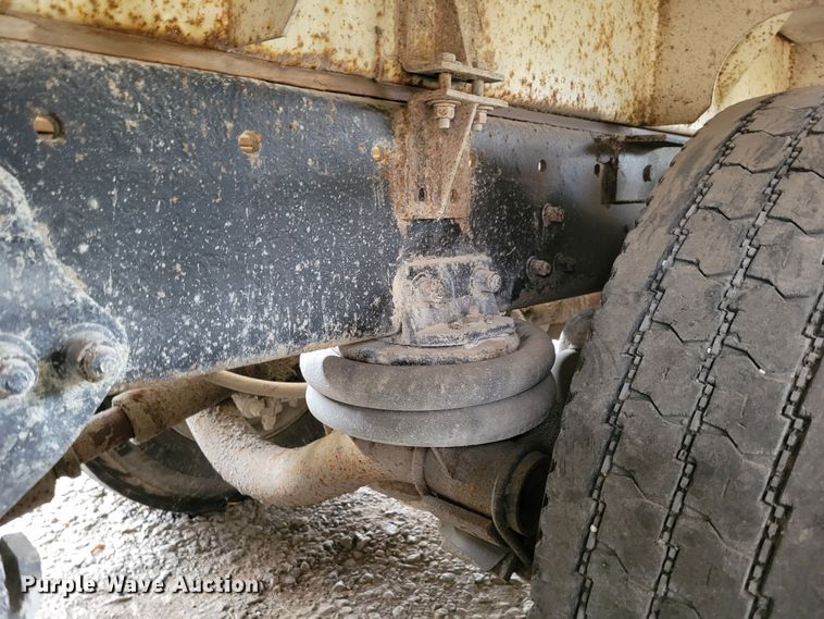 image for item DM8164 1990 Freightliner FLD  fertilizer delivery truck