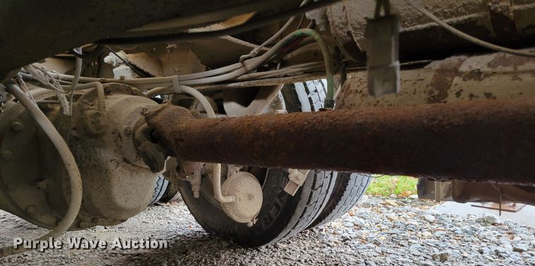 image for item DM8164 1990 Freightliner FLD  fertilizer delivery truck