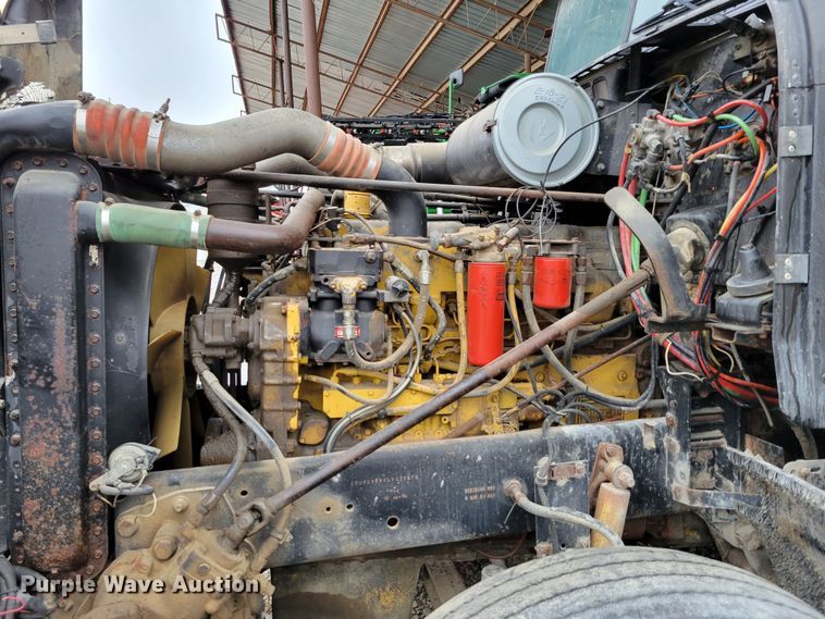 image for item DM8164 1990 Freightliner FLD  fertilizer delivery truck