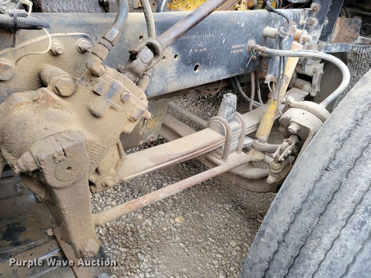 image for item DM8164 1990 Freightliner FLD  fertilizer delivery truck