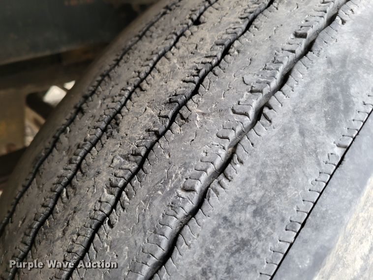 image for item DM8164 1990 Freightliner FLD  fertilizer delivery truck