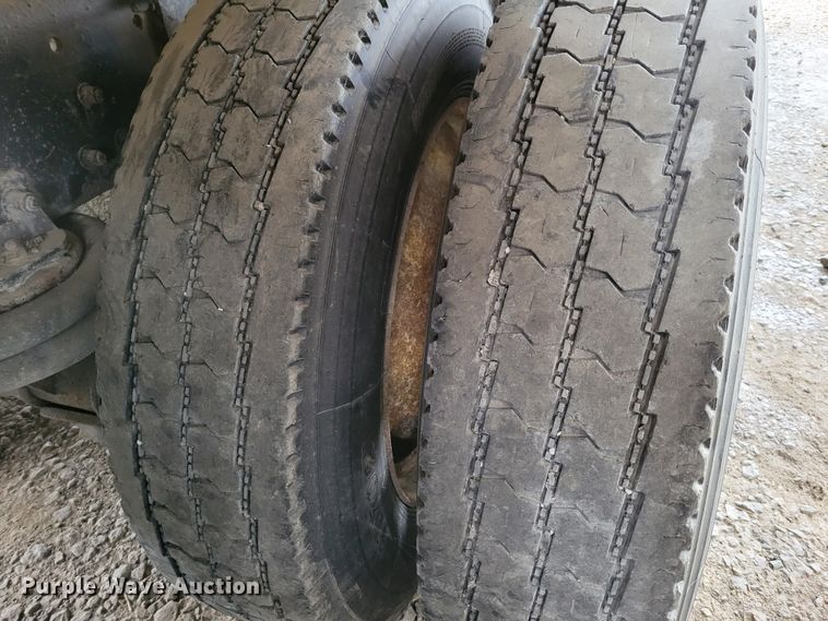 image for item DM8164 1990 Freightliner FLD  fertilizer delivery truck