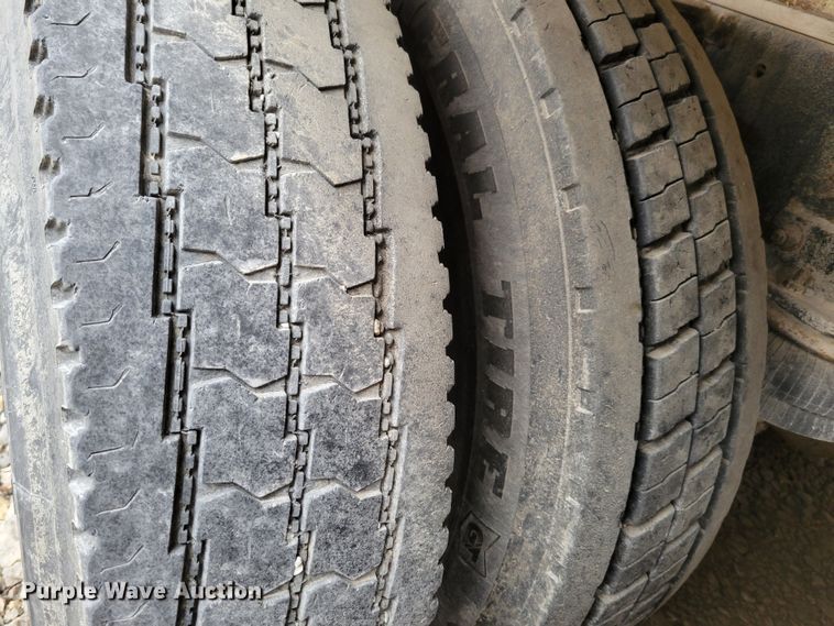 image for item DM8164 1990 Freightliner FLD  fertilizer delivery truck