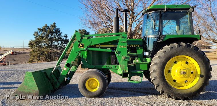 image for item DM8175 1990 John Deere 4055  tractor
