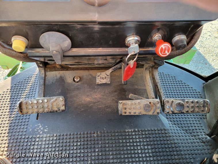 image for item DM8175 1990 John Deere 4055  tractor