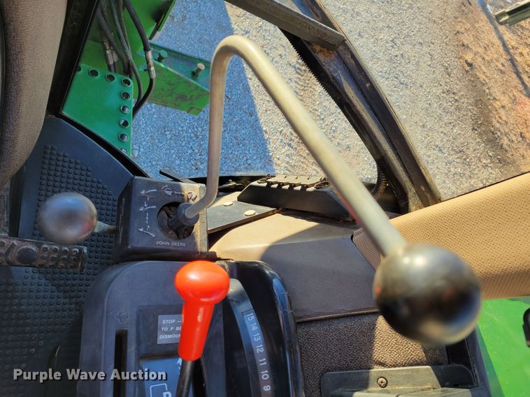 image for item DM8175 1990 John Deere 4055  tractor