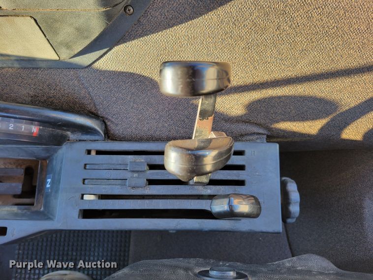 image for item DM8175 1990 John Deere 4055  tractor