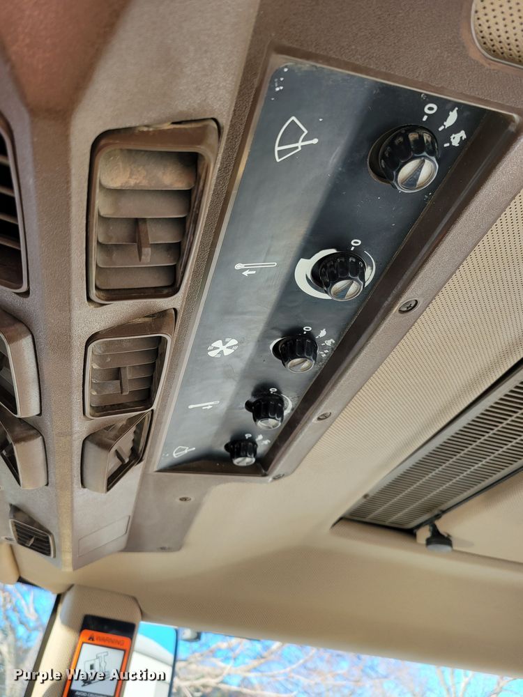 image for item DM8175 1990 John Deere 4055  tractor