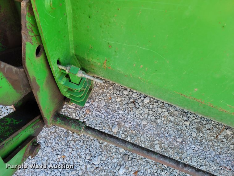 image for item DM8175 1990 John Deere 4055  tractor