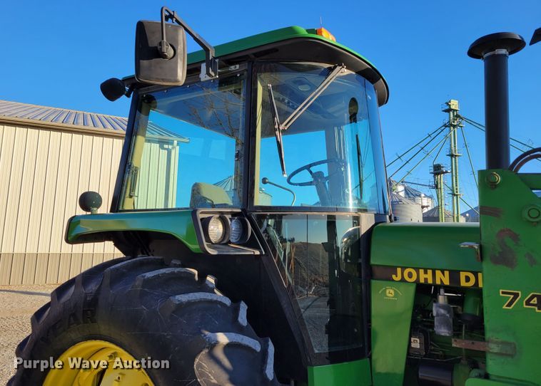 image for item DM8175 1990 John Deere 4055  tractor