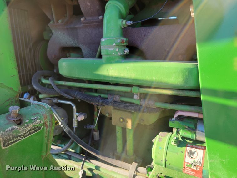 image for item DM8175 1990 John Deere 4055  tractor