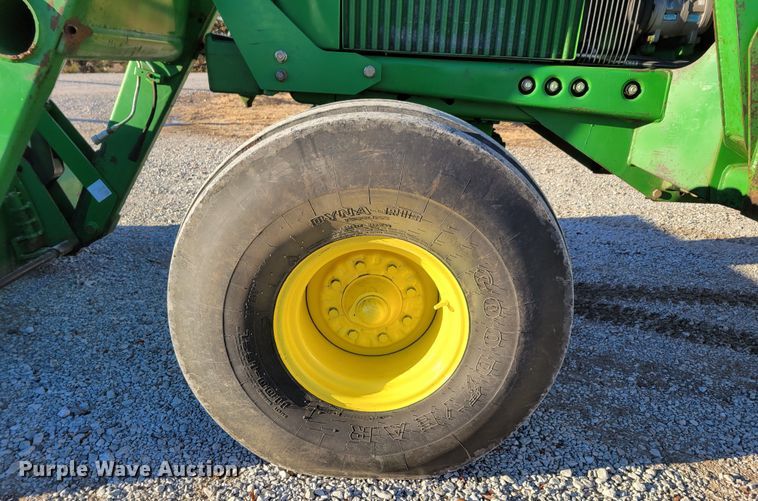 image for item DM8175 1990 John Deere 4055  tractor