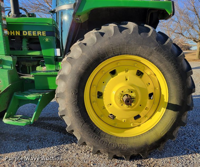 image for item DM8175 1990 John Deere 4055  tractor