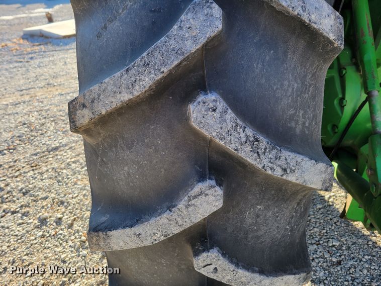 image for item DM8175 1990 John Deere 4055  tractor