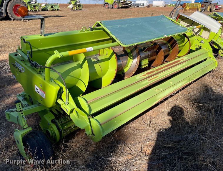 image for item DN4523 2016 Claas 380  pickup head