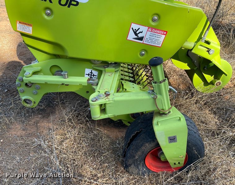 image for item DN4523 2016 Claas 380  pickup head