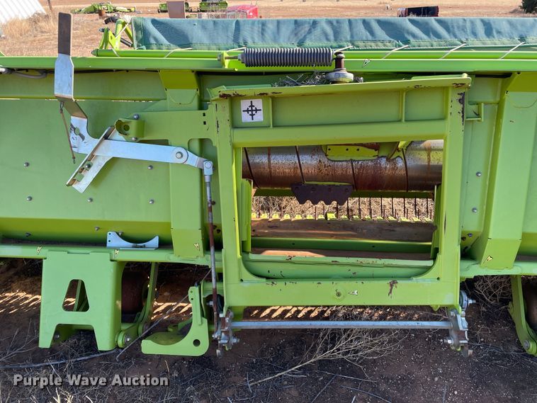 image for item DN4523 2016 Claas 380  pickup head