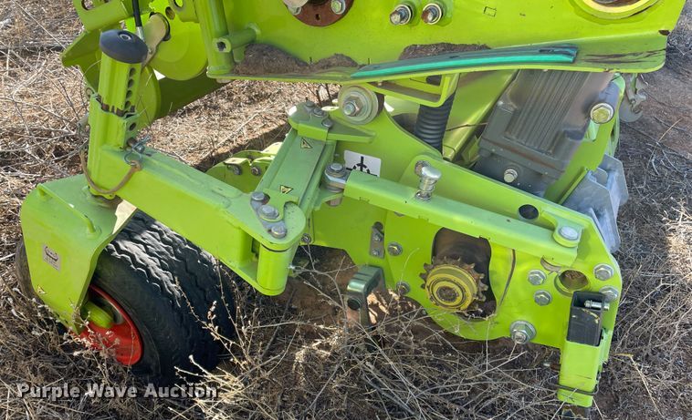 image for item DN4523 2016 Claas 380  pickup head