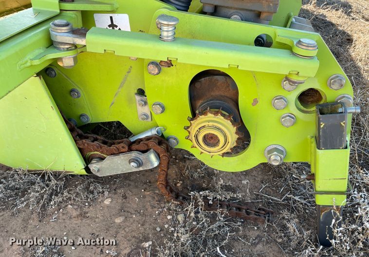 image for item DN4525 2014 Claas 380  pickup head