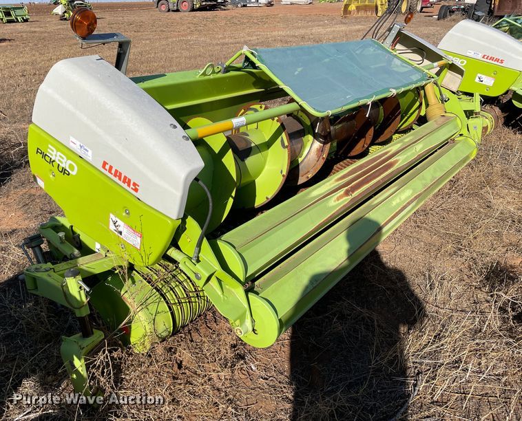 image for item DN4526 2016 Claas 380  pickup head