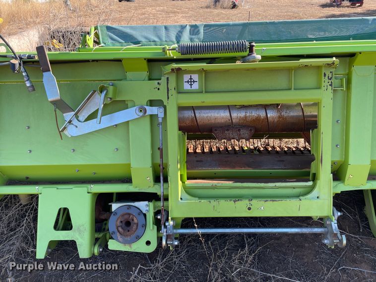 image for item DN4526 2016 Claas 380  pickup head