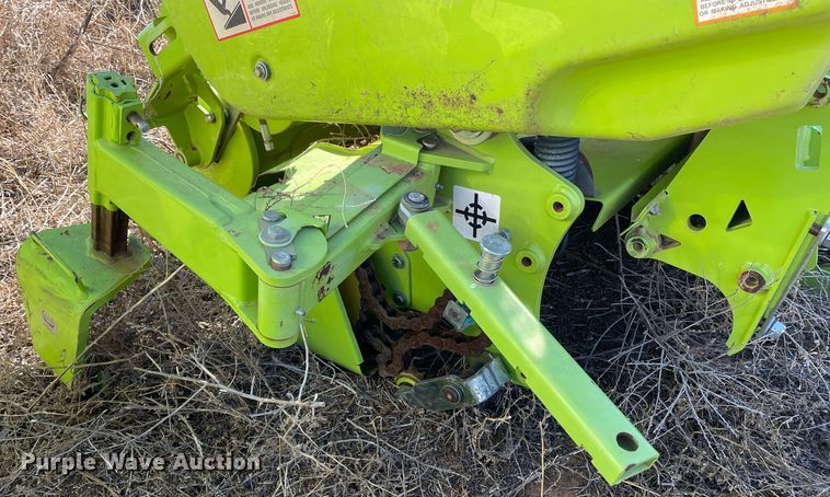 image for item DN4526 2016 Claas 380  pickup head