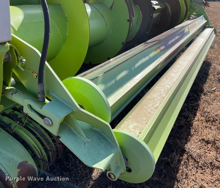 image for item DN4530 2014 Claas 380  pickup head