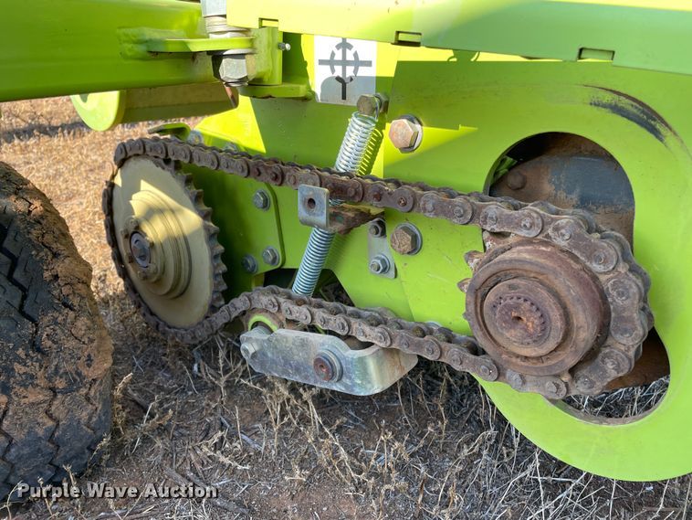 image for item DN4530 2014 Claas 380  pickup head