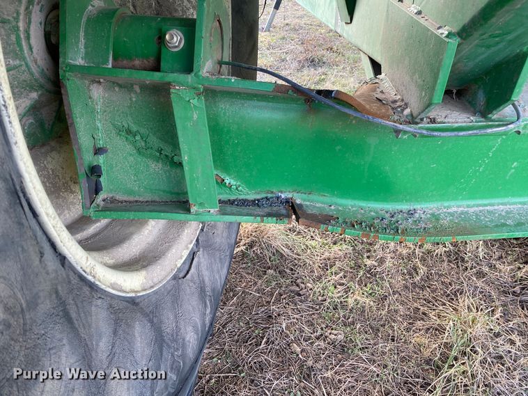 image for item DN8133 Parker 624  grain cart