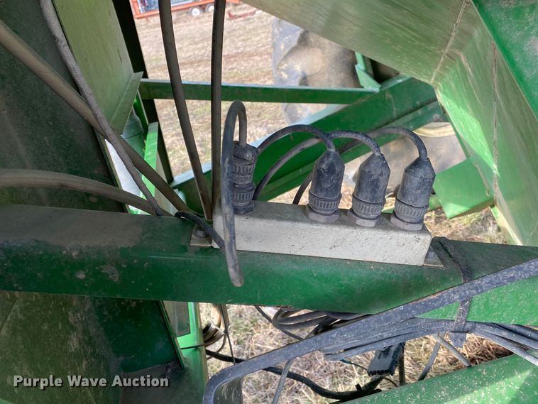 image for item DN8133 Parker 624  grain cart